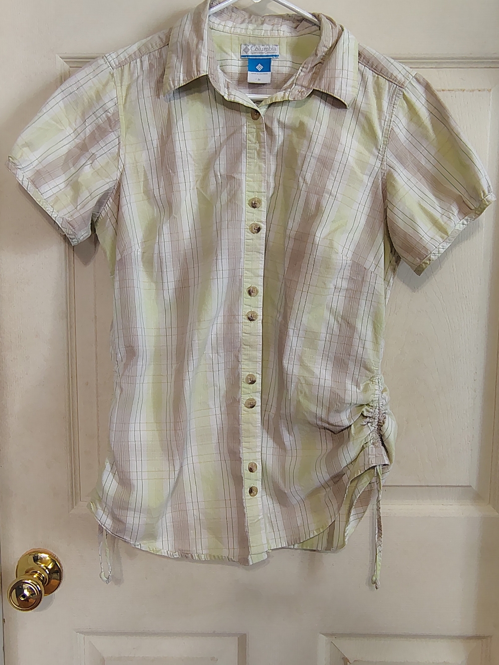 Columbia Lightweight Plaid Button-Up Shirt in Pale Yellow & Taupe Sz M